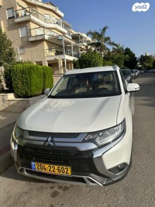מיצובישי אאוטלנדר Intense אוט' 7 מק' 2.0 (150 כ"ס) בנזין 2021 למכירה בחיפה