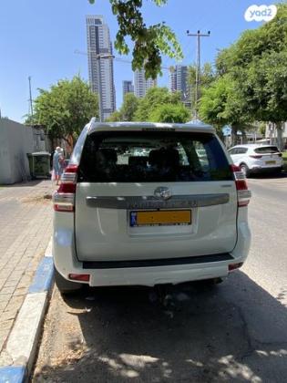 טויוטה לנד קרוזר ארוך 4X4 Luxury Led אוט' דיזל 7 מק' 3.0 (190 כ''ס) דיזל 2015 למכירה בבת ים