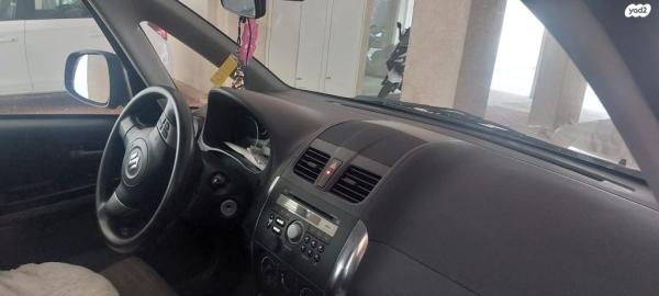 סוזוקי SX4 GLA הצ'בק אוט' 1.6 (120 כ"ס) בנזין 2013 למכירה בראשון לציון
