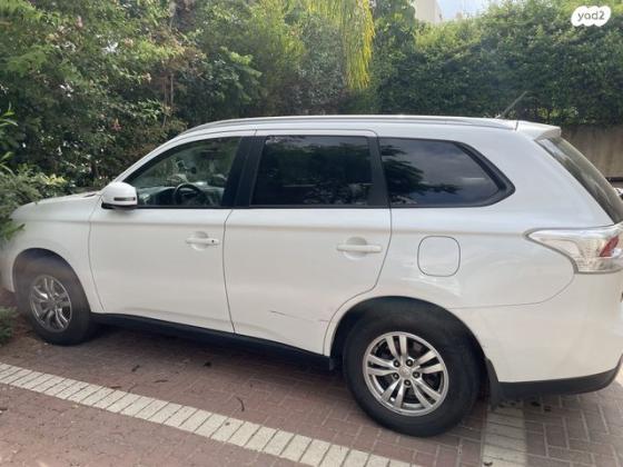 מיצובישי אאוטלנדר Instyle אוט' 7 מק' 2.0 (150 כ"ס) בנזין 2014 למכירה ברעננה