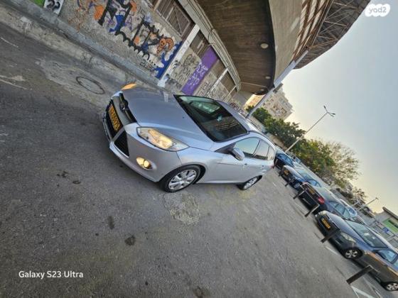 פורד פוקוס Trend סטיישן אוט' 1.6 (125 כ''ס) בנזין 2012 למכירה בחולון