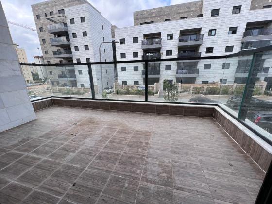 אריה עוזר 12 (אפרידר)