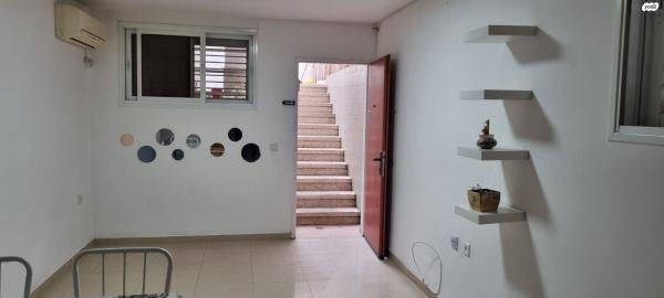 אבא הלל סילבר 3 (נווה אליהו)