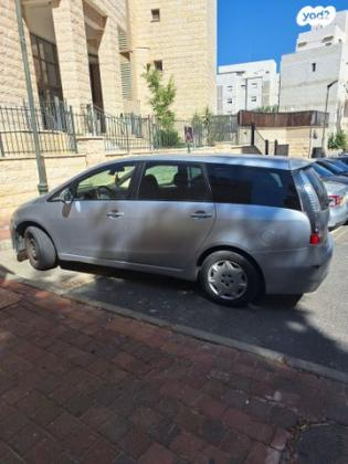 מיצובישי גרנדיס Executive אוט' 2.4 (165 כ"ס) בנזין 2011 למכירה בקרית ביאליק