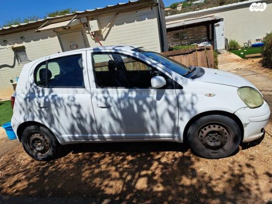 טויוטה יאריס Sol אוט' 1.3 (87 כ''ס) בנזין 2005 למכירה באלקנה