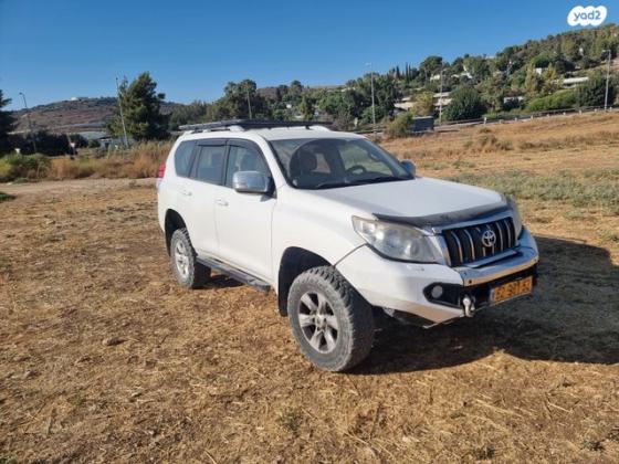 טויוטה לנד קרוזר ארוך 4X4 Select AC אוט' דיזל 7 מק' 3.0 (190 כ''ס) דיזל 2013 למכירה באדרת