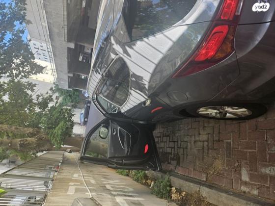 יונדאי סנטה פה 4X4 Premium אוט' בנזין 5 מק' 2.4 (192 כ"ס) בנזין 2018 למכירה ברמת גן