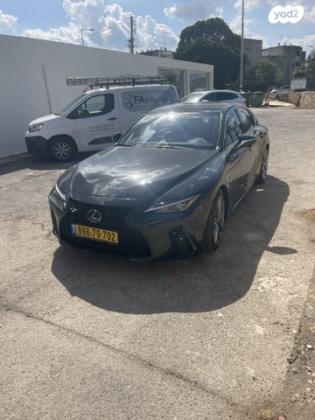לקסוס IS300 F-Sport אוט' 2.5 (245 כ"ס) בנזין 2022 למכירה בקרית ביאליק