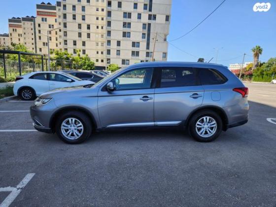 מיצובישי אאוטלנדר Instyle אוט' 7 מק' 2.0 (150 כ"ס) בנזין 2016 למכירה בתל אביב יפו