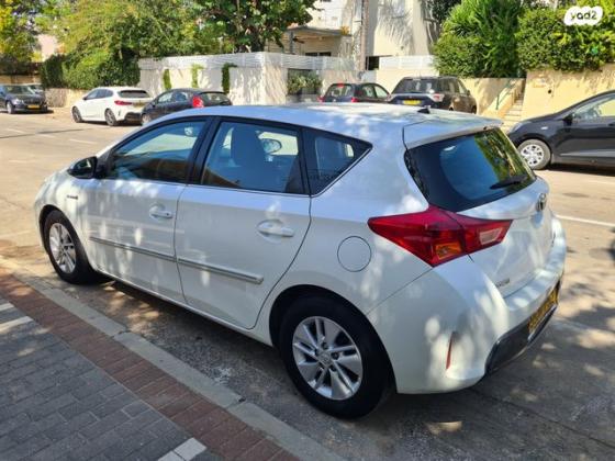 טויוטה אוריס הייבריד T2 הייבריד אוט' 1.8 (99 כ"ס) בנזין 2013 למכירה במודיעין מכבים רעות