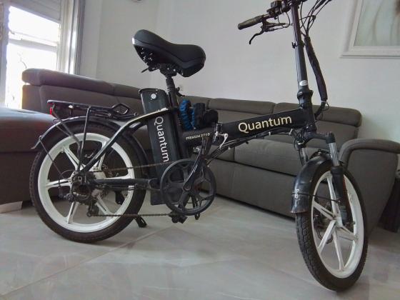 אופניים חשמליים במצב מעולה בטרייה