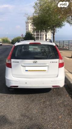 יונדאי i30CW Inspire סטיישן אוט' 1.6 (126 כ''ס) בנזין 2011 למכירה בחיפה