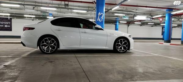 אלפא רומיאו ג'וליה Veloce RWD אוט' 2.0 (280 כ''ס) בנזין 2022 למכירה ביבנה