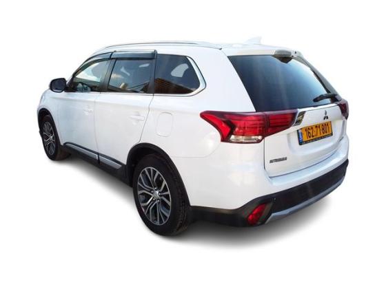 מיצובישי אאוטלנדר Premium אוט' 7 מק' 2.0 (150 כ''ס) בנזין 2017 למכירה ב
