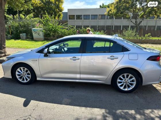 טויוטה קורולה הייבריד Comfort סדאן אוט' 1.8 (122 כ''ס) בנזין 2021 למכירה בנתניה