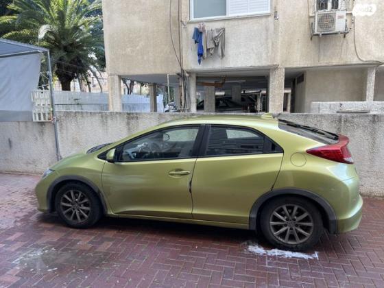 הונדה סיוויק האצ'בק החדשה Comfort אוט' 1.8 (142 כ''ס) בנזין 2013 למכירה בפתח תקווה