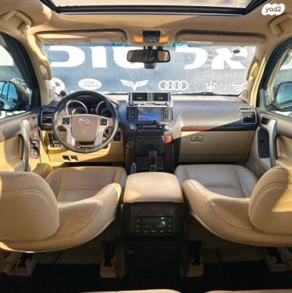 טויוטה לנד קרוזר ארוך 4X4 VX אוט' דיזל 7 מק' 2.8 (177 כ"ס) דיזל 2017 למכירה ברחובות