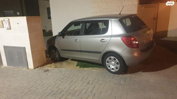 סקודה פאביה Ambiente ידני 1.4 (86 כ''ס) בנזין 2012 למכירה בדימונה