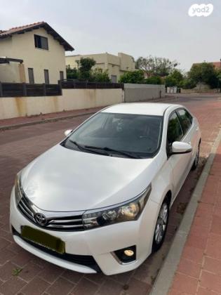 טויוטה קורולה GLI ידני 1.6 (132 כ''ס) בנזין 2015 למכירה באשקלון