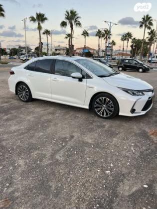טויוטה קורולה הייבריד Limited סדאן אוט' 1.8 (98 כ''ס) בנזין 2022 למכירה בחדרה