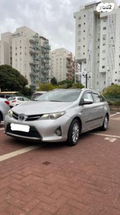 טויוטה אוריס הייבריד TS Sky סטיישן הייבריד אוט' 1.8 (99 כ"ס) בנזין 2015 למכירה בראשון לציון