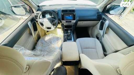 טויוטה לנד קרוזר ארוך 4X4 Select אוט' דיזל 7 מק' 2.8 (177 כ"ס) דיזל 2019 למכירה בחיפה