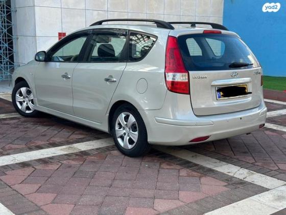 יונדאי i30CW Inspire סטיישן אוט' 1.6 (126 כ''ס) בנזין 2011 למכירה בבית שמש