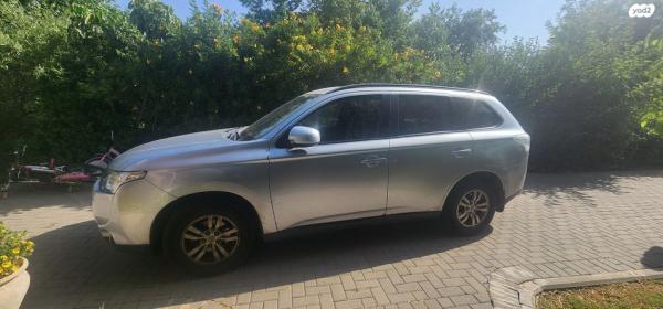 מיצובישי אאוטלנדר Instyle אוט' 7 מק' 2.0 (150 כ"ס) בנזין 2014 למכירה בעשרת