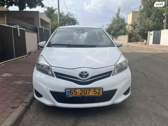 טויוטה יאריס Style אוט' 1.3 (99 כ"ס) בנזין 2013 למכירה באליכין