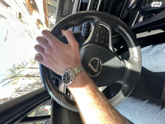 לקסוס UX UX200 Premium אוט' 2.0 (173 כ''ס) בנזין 2019 למכירה בחיפה