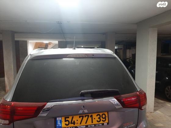 מיצובישי אאוטלנדר Instyle אוט' 7 מק' 2.0 (150 כ"ס) בנזין 2016 למכירה בבני ברק