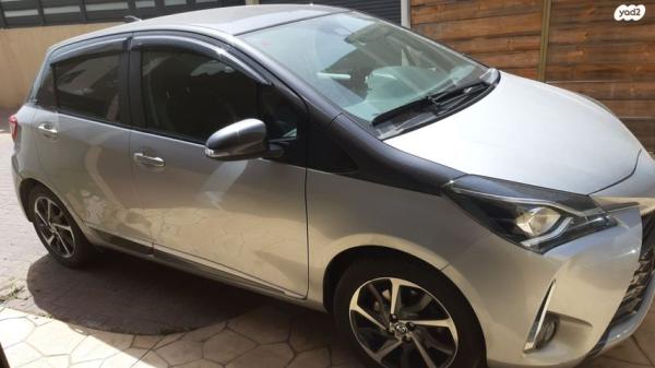 טויוטה יאריס Black Top אוט' 1.5 (112 כ"ס) בנזין 2019 למכירה בגן יבנה