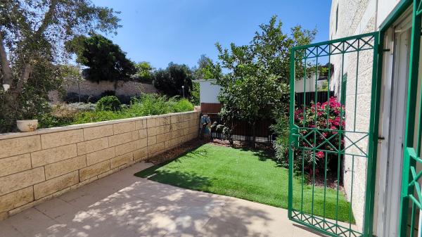 דירת גן 5 חדרים להשכרה במעלה אדומים | המרווה | צמח השדה