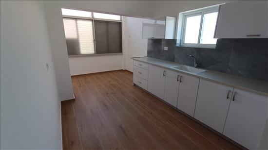 בית פרטי 3 חדרים להשכרה בקרית אתא | משה הס | גבעה א (בורוכוב והסביבה )