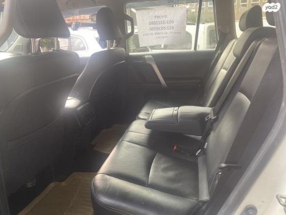 טויוטה לנד קרוזר ארוך 4X4 Luxury Led אוט' דיזל 7 מק' 3.0 (190 כ''ס) דיזל 2015 למכירה בבת ים