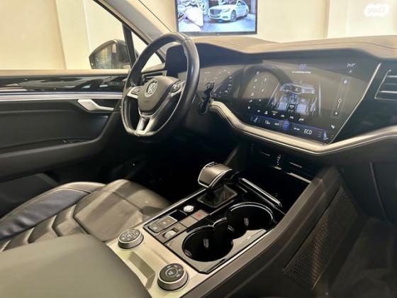 פולקסווגן טוארג 4X4 Luxury V6 אוט' דיזל 3.0 (286 כ''ס) דיזל 2020 למכירה בחולון