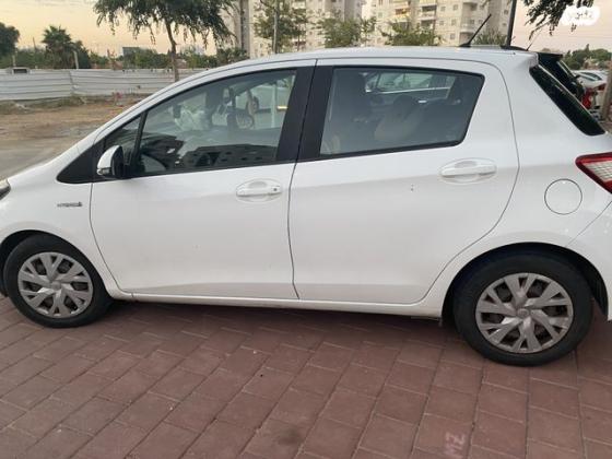 טויוטה יאריס הייבריד Eco אוט' 1.5 (73 כ''ס) בנזין 2018 למכירה ברחובות