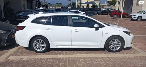 טויוטה קורולה הייבריד Space Plus סטיישן אוט' 1.8 (98 כ''ס) בנזין 2021 למכירה בבאר יעקב