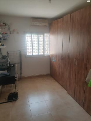 חיים שירמן 25 (רמות)