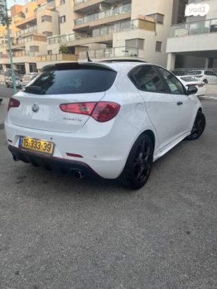אלפא רומיאו ג'ולייטה תלתן ירוק Veloce QV Pack אוט' 1.7 (240 כ"ס) בנזין 2016 למכירה בפתח תקווה