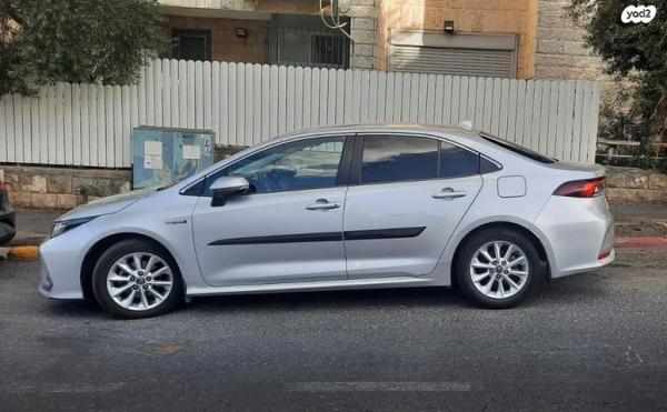 טויוטה קורולה הייבריד Sense סדאן אוט' 1.8 (98 כ''ס) בנזין 2020 למכירה בירושלים