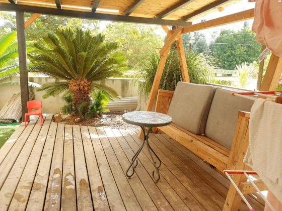 אדוריים 241 (העפלה)