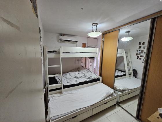 השיש 1 (גילה)