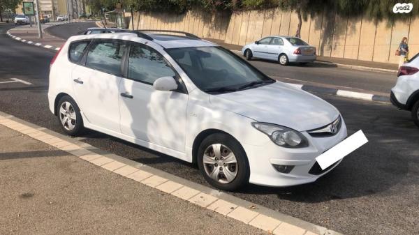 יונדאי i30CW Inspire סטיישן אוט' 1.6 (126 כ''ס) בנזין 2011 למכירה בחיפה
