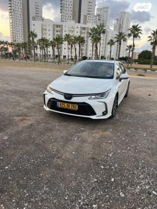 טויוטה קורולה הייבריד Limited סדאן אוט' 1.8 (98 כ''ס) בנזין 2022 למכירה בחדרה
