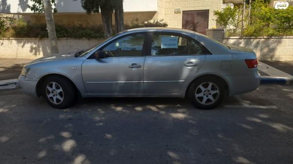 יונדאי סונטה Executive אוט' 2.4 (161 כ''ס) בנזין 2008 למכירה בחיפה