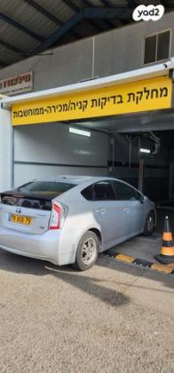 טויוטה פריוס GLI הייבריד אוט' 1.8 (99 כ"ס) בנזין 2012 למכירה ברמת גן