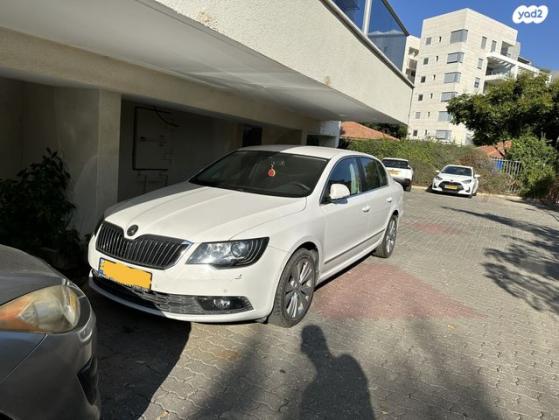 סקודה סופרב (עד 2019) Elegance אוט' 1.8 (160 כ''ס) בנזין 2014 למכירה בנס ציונה