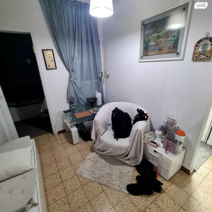 הברון הירש 15 (אברמוביץ')