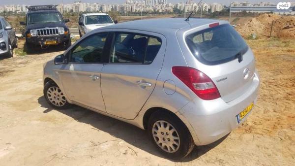 יונדאי i20 Inspire אוט' 1.6 (126 כ"ס) בנזין 2011 למכירה בנתניה